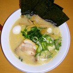 清六家 - 豚骨塩ラーメン（７２０円）麺カタ