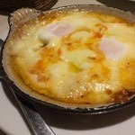 ラ・ベットラ・ダ・オチアイ - モッツァレラチーズトマトソース入り目玉焼き　トリュフ風味