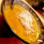 元祖トマトラーメンと辛麺と元祖トマトもつ鍋 三味 - 
