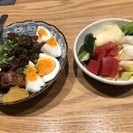 広島お好み焼 鉄板焼 一閃 - 大好きな牛タンと牛すじの煮込とお漬物。お漬物は2回目もお願いしたらまた違うものが入っていて嬉しい！