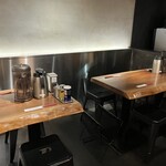 すする - 店内テーブル席