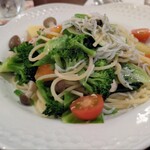 草里 - 季節の野菜としらすのパスタ