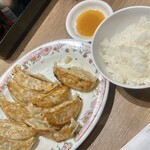 餃子の王将 エクスプレス - ライスとも当然合う！