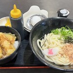 資さんうどん - 料理写真: