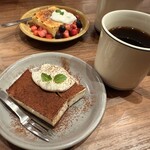 8LOUNGE - 