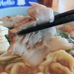 ヨッチャン - チャーシューは厚く柔らかで旨し