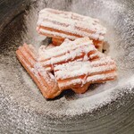 MEAT×MEET - ⚪︎ストロベリーチュロス¥680