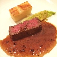 Benoit Alain Ducasse - 美味しいし、オシャレ。
                ディズニーっぽい。
                接客微妙。