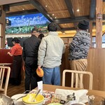 ブロンコビリー - 【2026.1.4(日)】サラダバーに並んでいる