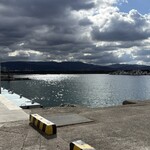 わかうら食堂 - お店裏は和歌浦漁港です。