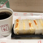 ブランジェ浅野屋 - 料理写真:ブレンドとダブルたまごサンド　合計で1018円