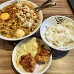 じゃんめん 尼崎店 - 麻辣ジャン麺＋ホルモン増量(2倍)＋卵落とし＋にんにく・まんぷくセット