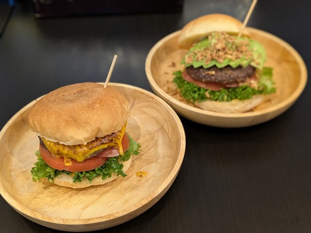 Hamburger & Pasta No.4 （ハンバーガー&パスタナンバーフォー）のご