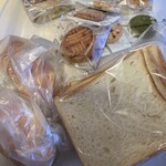 グルマンヴィタル 垂井本店 - 包装してもらい、サッカー台は別にあります