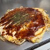 御免屋 - 玉そば(税込1,000円)
・茹で生中太麺(うすい中華)
・オタフクソース(フルーティーな甘さ)
・焼き方:押さえない
・焼き上がりの形:やや乱雑な円形
・鉄板で食べます。