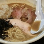 濃麺 海月 - チャーシューはなかなか。