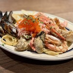 二階の洋品店 - 贅沢な海の幸のオイルパスタ