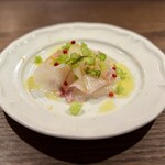 二階の洋品店 - 真鯛と小蕪昆布〆と柚子のカルパッチョ