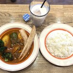 スープカレー ラマスパイス - しめじ野菜250番+ブロッコリー+レンコン、グァバラッシー