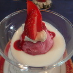 カジュアルフレンチ アミューズ - 2014/11 　　巨峰のシャーベット　ヨーグルトソース