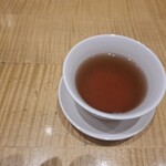 スーツァン・レストラン陳 - サービスのお茶・その2です。