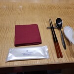 スーツァン・レストラン陳 - カウンター席です。