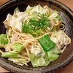 炭火と串焼きと肴 原価酒場 イロ鶏ドリ - 塩もつちゃんぽん