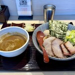 長男、もんたいちお - 