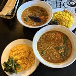 Hot Spice Shop Hood Dog - ナット挽肉カレー80番にナストッピング　菜の花サブジとセロリのアチャール