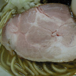 煮干中華ソバ イチカワ - 特濃煮干ソバ＆出汁打込み式味玉　ズームアップ