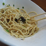 煮干中華ソバ イチカワ - 和え玉に煮干しスープを入れて