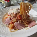 ラ・ルチア - トマトソースにチーズの組み合わせ