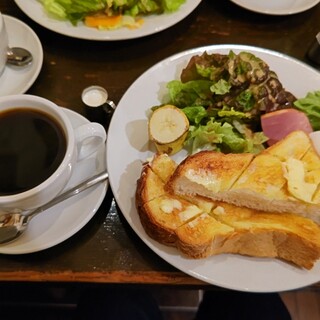 カフェ・ラ・ダダ_0