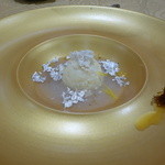 トゥ・ラ・ジョア - 練り込んだツバメの巣！が素晴らしい食感を生み出す寒平目のムース