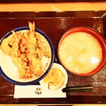 天丼てんや - 料理写真:■ たれづけ海老づくし天丼、950円
■ ご飯普通盛り、0円
■ 丼たれ多め、0円
■ 味噌汁を豚汁に変更、250円