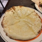 インドレストランDIWALI - ハニーチーズナン