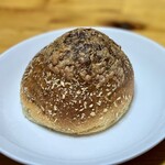 Merci life organics - 料理写真:牛すじ入りメルシーチーズカレーパン（税込み302円）
