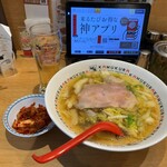 どうとんぼり神座 - おいしいラーメン790円＆キムチ150円＆ハイボール430円