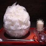 三日月氷菓店 - 『みるく金時(バニラアイスver)』(練乳、あずき追加)(1400円)～!!( ^o^)ﾉ