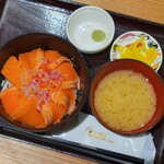 鮮活 喰で!! - ◆「サーモン丼」