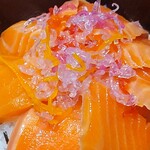 鮮活 喰で!! - ◆「サーモン丼」