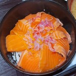 鮮活 喰で!! - ◆「サーモン丼」