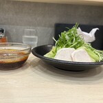 つけ麺本舗辛部 - 定番つけ麺1030円麺1玉辛さ3