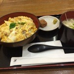 鶏三和 - 名古屋コーチン親子丼（鶏ソバセット）おまけ梅干
