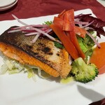 RESTAURANT レンガ屋 - 境港産サーモンの軽いスモーク・厚切りポワレランチ　　　　　