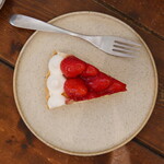 ヨウケル舎 - 季節のフルーツタルト（苺）（820円）
