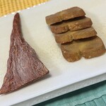 恵比寿 君嶋屋 - 唐墨は炙ってクッキー状にしていただきました。バチコも炙ってから手でちぎってアムアムアムアム