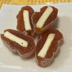 恵比寿 君嶋屋 - 干し柿のバター射込み。ラッコの大好物です\(//∇//)\
