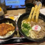 資さんうどん - 料理写真: