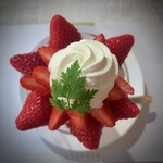 千疋屋フルーツパーラー - 真上から見ると綺麗な星形に